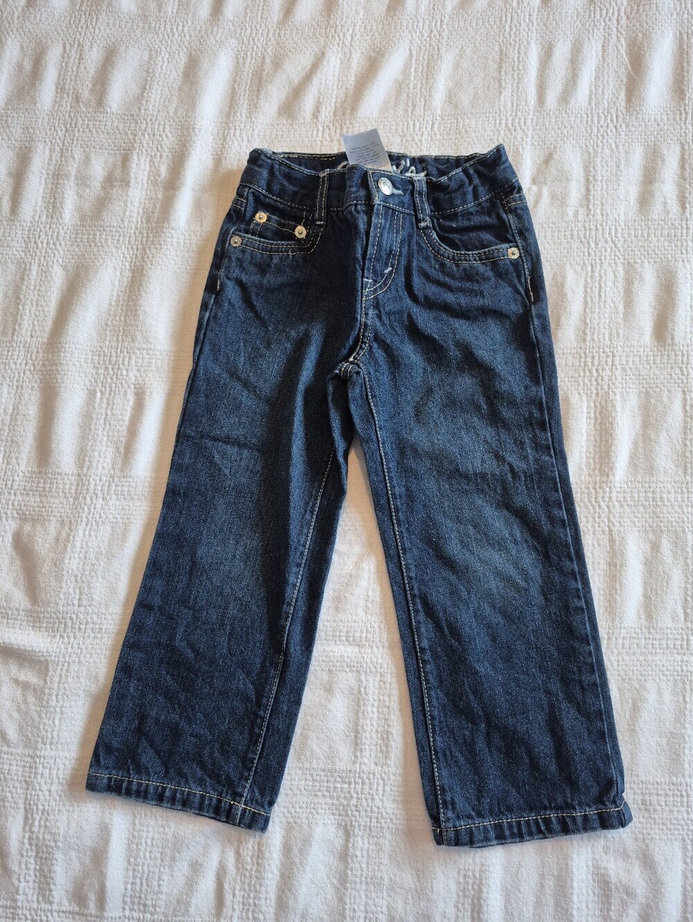 Levis girls size 3T dark wash jeans, adjustable waist, heart pockets VGUC